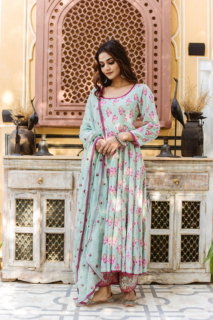 Buy Pink Hand Embroidered Gold Patti Notched Anarkali Set For Women by Gulabo  Jaipur Online at Aza Fashions.